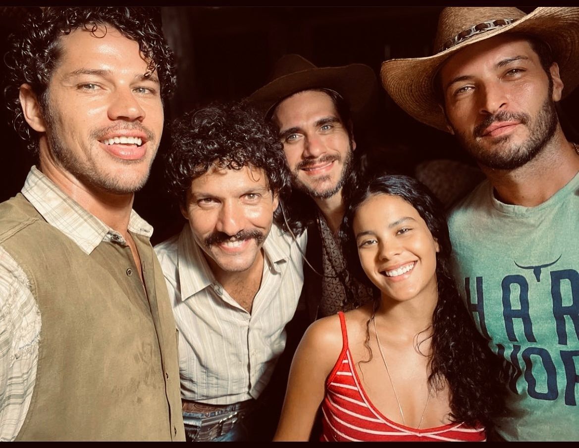 Leandro Lima com elenco de Pantanal, da TV Globo (Foto: Reprodução: Instagram)