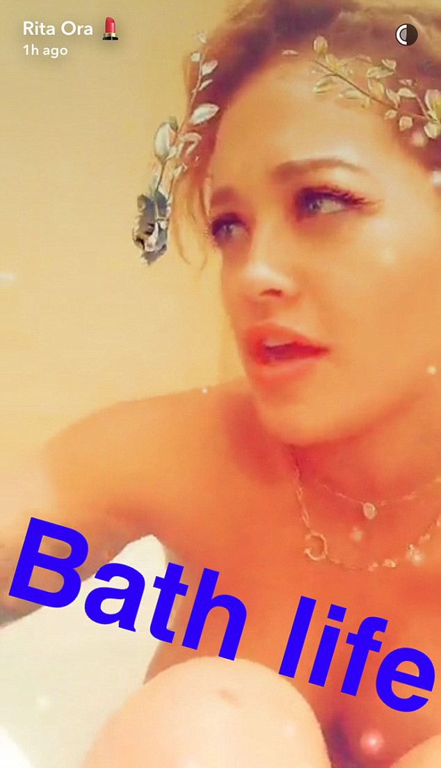 Rita Ora (Foto: Reprodução/Snapchat)