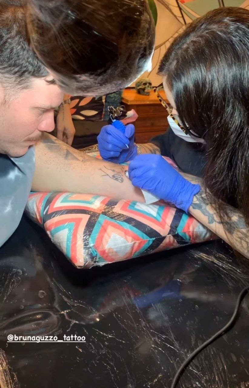Ferrugem ganha tatuagem da mulher (Foto: Reprodução/Instagram)