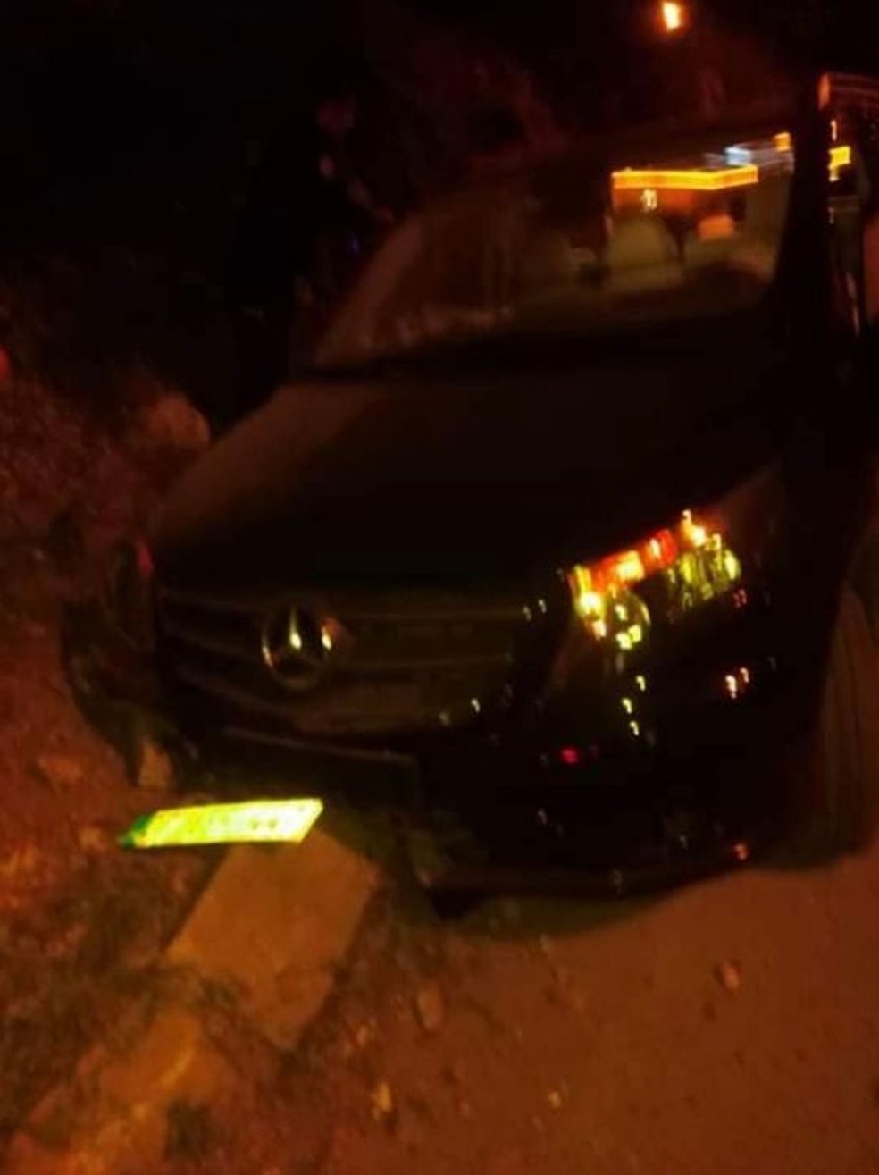 Van que levava atletas do clube turco saiu da estrada e acabou matando o tcheco Josef Sural — Foto: Twitter