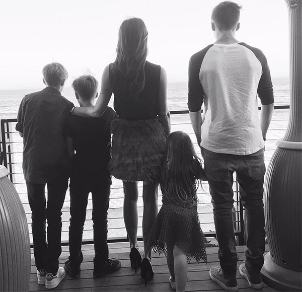 Victoria Beckham com a família (Foto: Reprodução/Instagram)