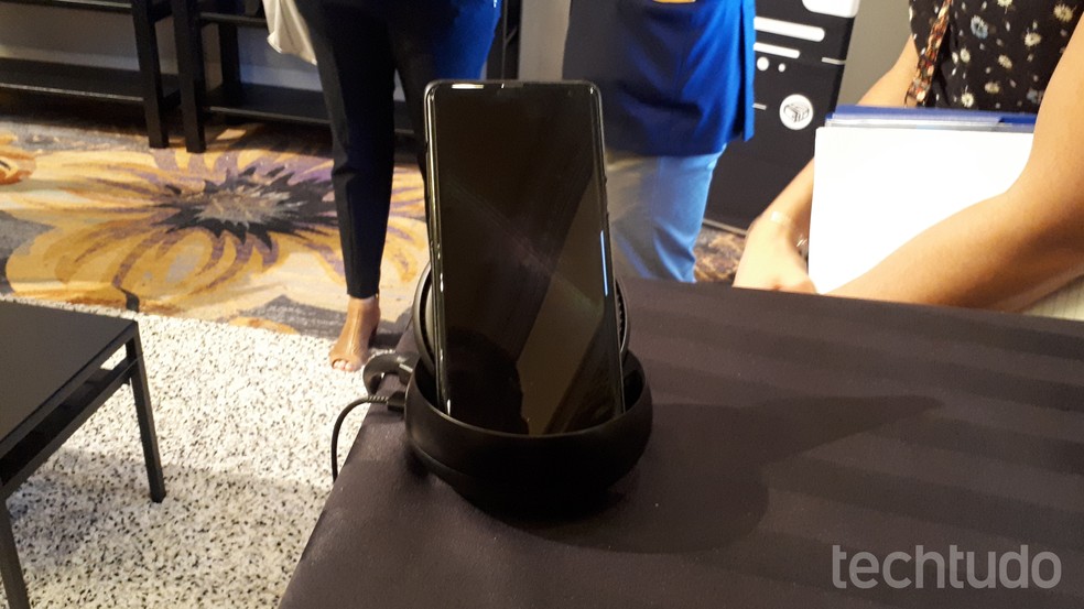 Protótipo de celular da Samsung com Snapdragon 855 e Internet 5G — Foto: Aline Batista/TechTudo