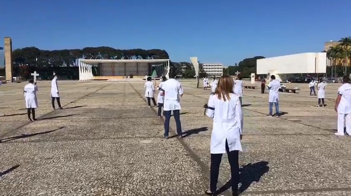 Enfermeiros fazem ato no DF para reforçar necessidade de isolamento social — Foto: Arquivo pessoal