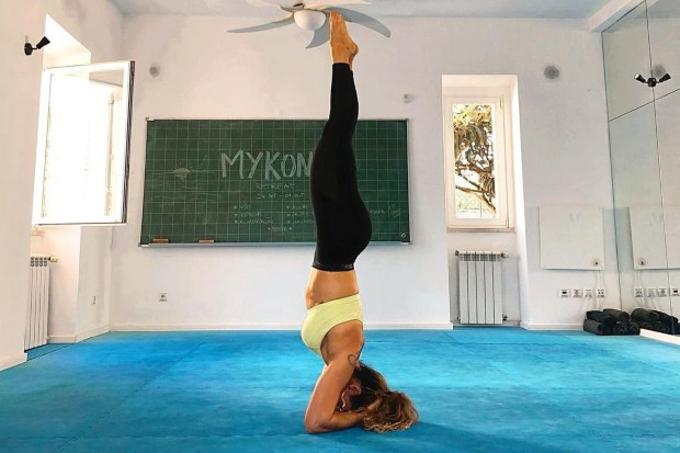Kelly Key pratica posição de yoga (Foto: Reprodução/Instagram)