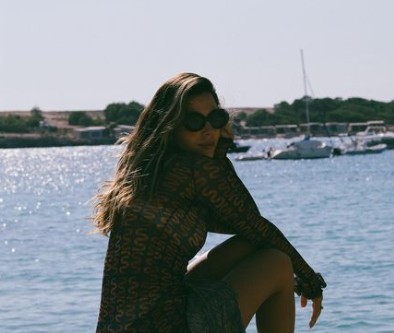 Giovanna Lancellotti abre álbum de viagem para Ibiza (Foto: Instagram)