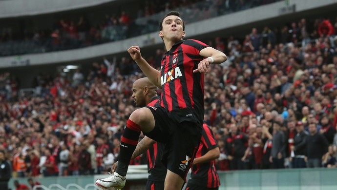 Pablo, Atlético-PR, Arena da Baixada, Cruzeiro (Foto: Giuliano Gomes/PR Press)