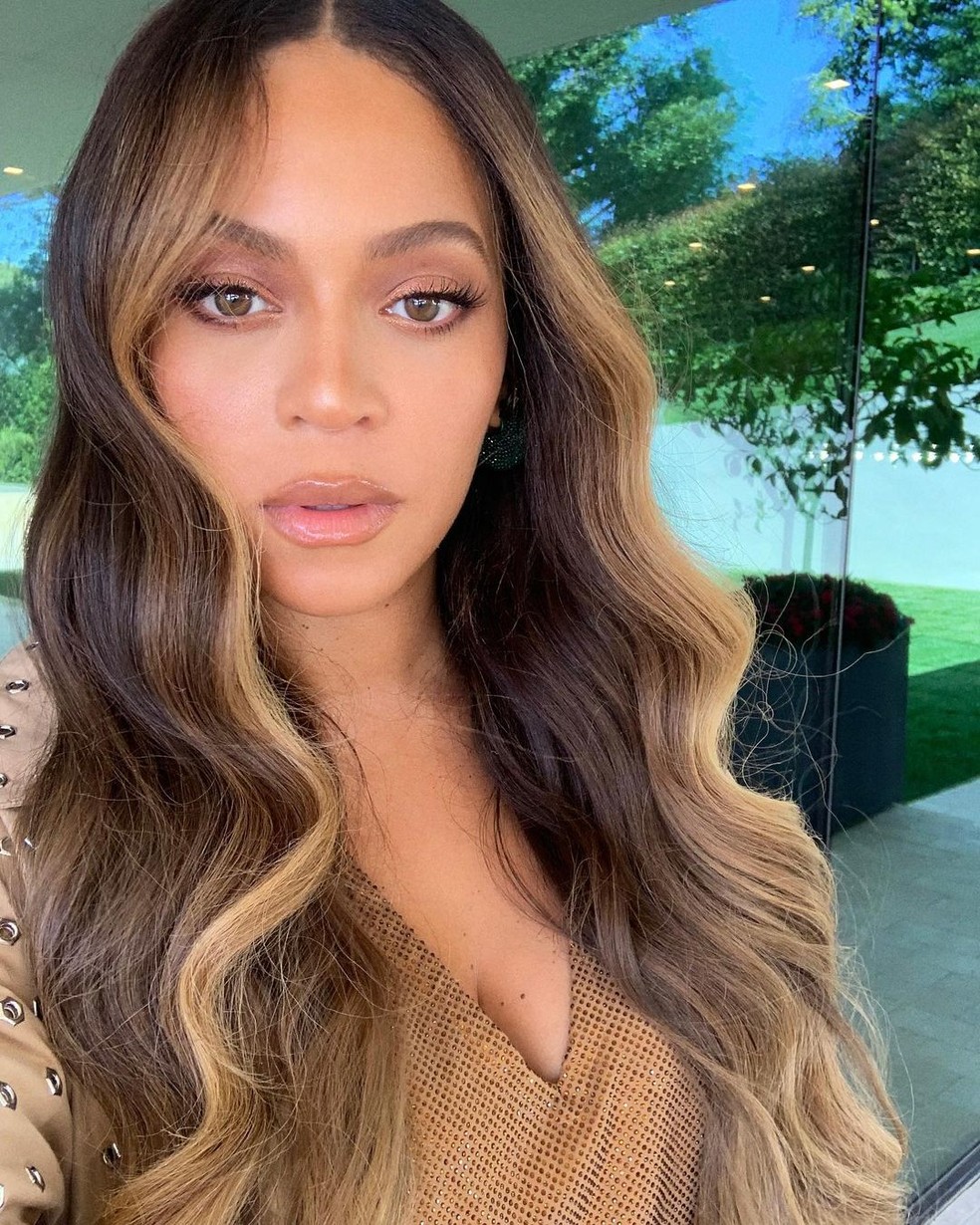 A cantora Beyoncé está entre as principais inspirações de quem adota o 'money piece' — Foto: Reprodução/Instagram