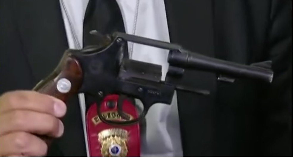 Arma de suspeito de matar menino na virada do ano em São Paulo (Foto: Reprodução/GloboNews)