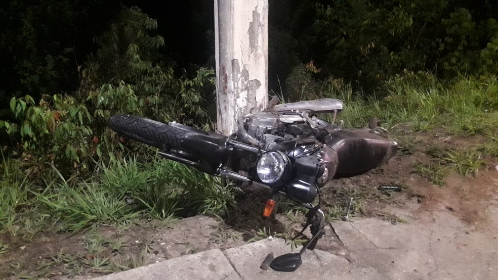 Acidente com motocicleta aconteceu na madrugada deste sÃ¡bado (3) â Foto: Arquivo pessoal