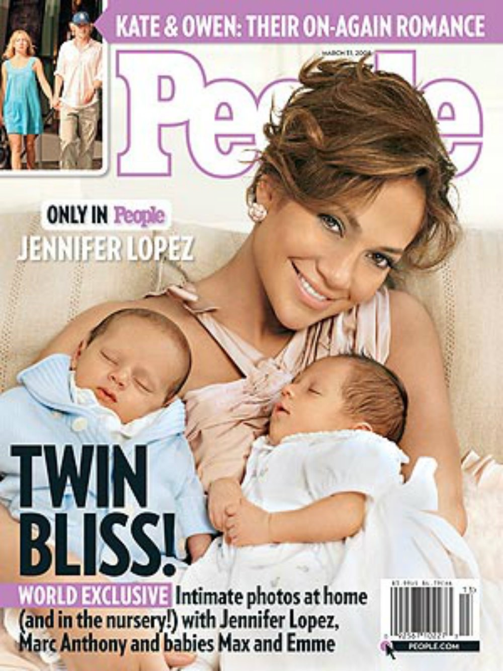 Jennifer Lopez, Maximilian David e Emme Maribel Muñiz na capa da revista People (Foto: Reprodução)