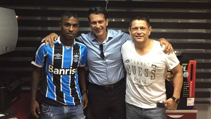 Grêmio supera rivais com aporte de amigos e usa até jatinho por Bolaños