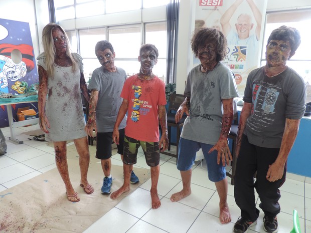 G1 - G1 ensina a 'virar' zumbi com maquiagem que usa papel e corante -  notícias em Sorocaba e Jundiaí