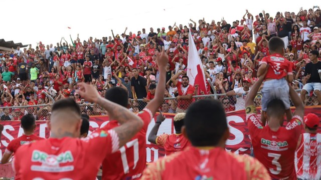Com bom p&uacute;blico no Gilbert&atilde;o, Princesa garante vaga na final