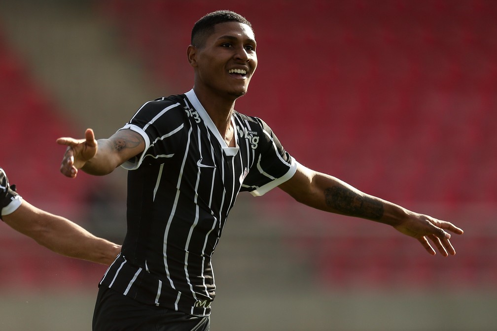 Após gesto polêmico, atacante do Sub-20 deixa o Corinthians 