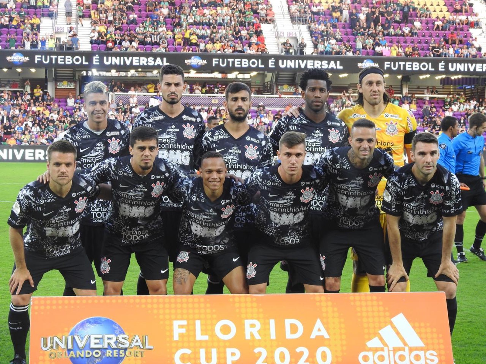 Ramiro e Cantillo se destacam no Corinthians, que despenca no segundo tempo