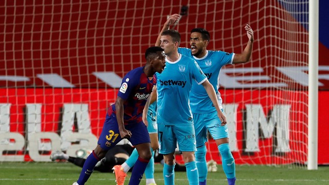 Ansu Fati comemora seu quinto gol pelo Barcelona no Campeonato Espanhol