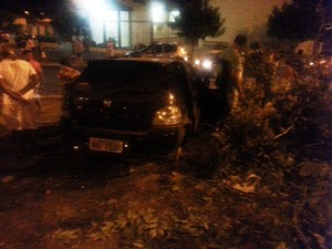 Carro capota, pneu sai do veículo e bate em outro carro na BR 316, em Teresina (Foto: Patrícia Andrade G1)