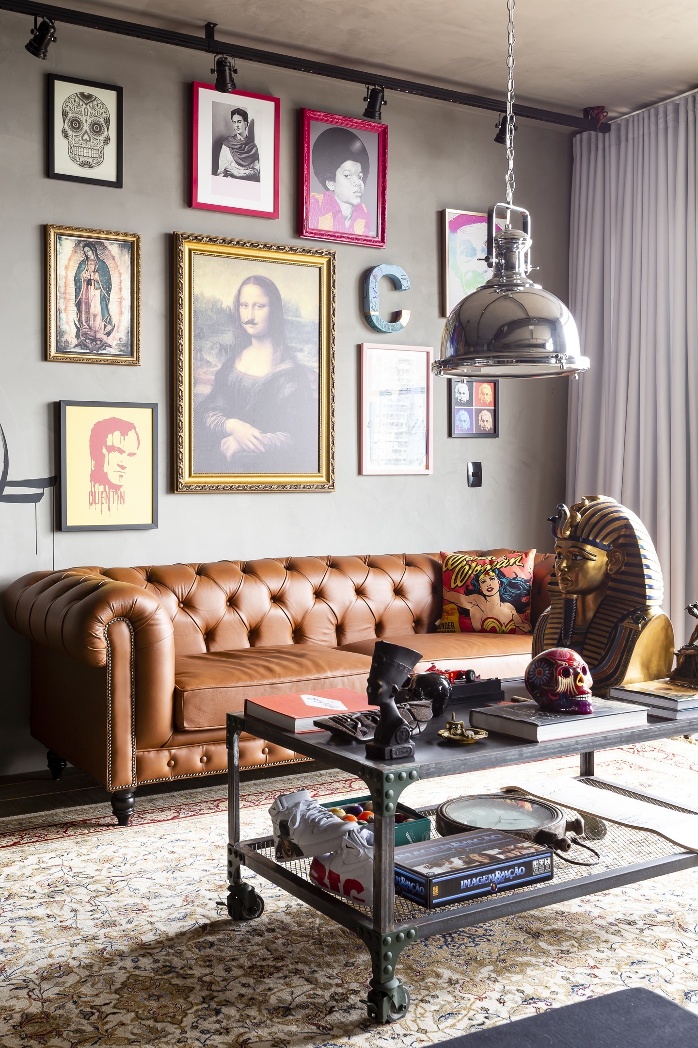 Décor do dia: sala de estar com estilo pop industrial (Foto: Ricardo Bassetti)