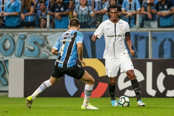 Despencaram? Corinthians e Grêmio têm desempenhos quase iguais no 2º turno