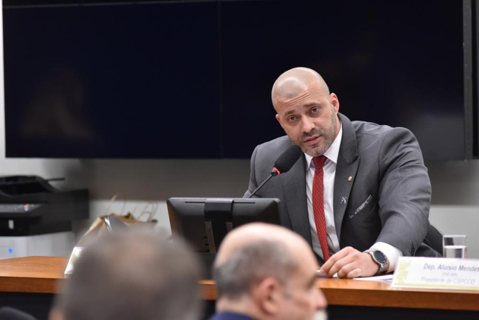 Dep. Daniel Silveira durante instalação dos trabalhos e eleição de Presidente e Vice-Presidente da Comissão de Segurança Pública e Combate ao Crime organizado — Foto: Zeca Ribeiro/Câmara dos Deputados