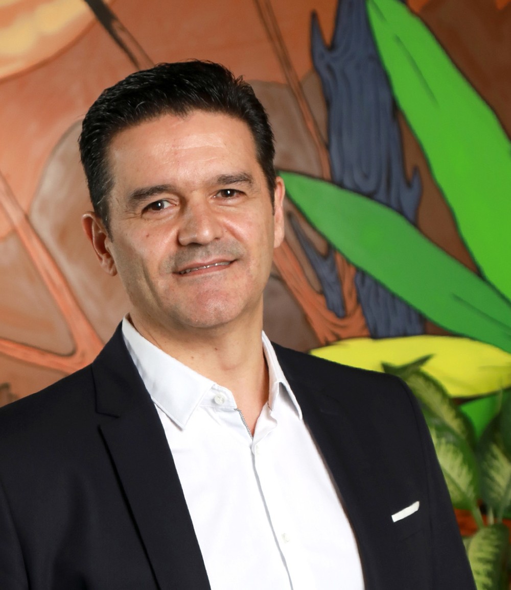 Sampaio, hoje CEO da Sanofi, começou a carreira como empregado de depósito, cresceu na área farmacêutica até assumir postos de liderança da Sanofi no Brasil e exterior — Foto: Divulgação