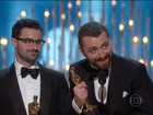Sam Smith pede desculpas a roteirista que criticou seu discurso no Oscar