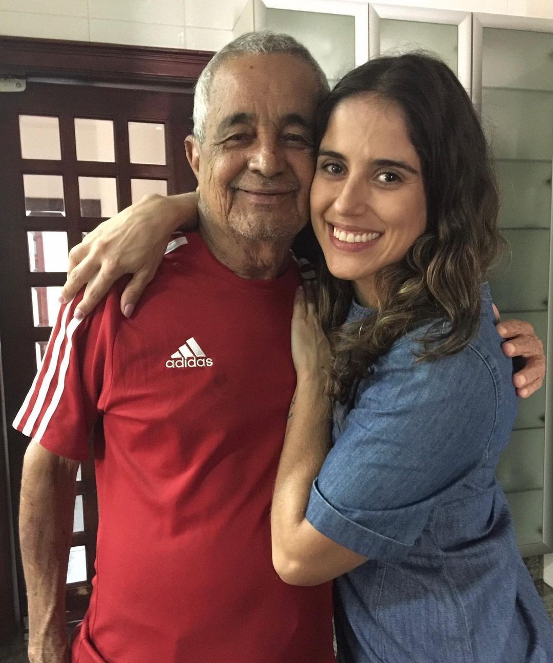 Camilla Camargo e o avô, Seu Francisco (Foto: Reprodução / Instagram)