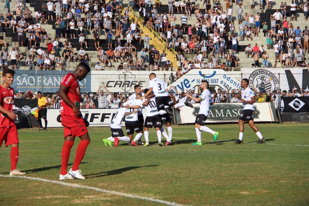 Pinho quer que time volte a ser humilde (Foto: Leonardo Del Sant/DivulgaÃ§Ã£o/Comercial)