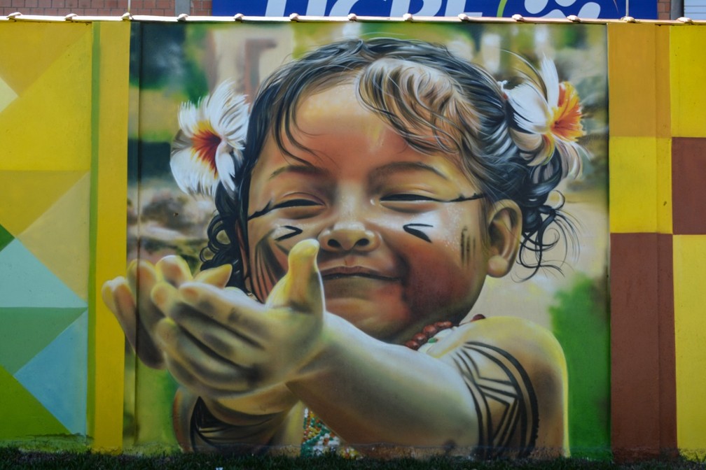 Com o sucesso do trabalho, Marcelo Diamant fechou o estúdio de tatuagem para se dedicar à arte de rua. — Foto: Fábio Cristiano/Prefeitura de Pinhais