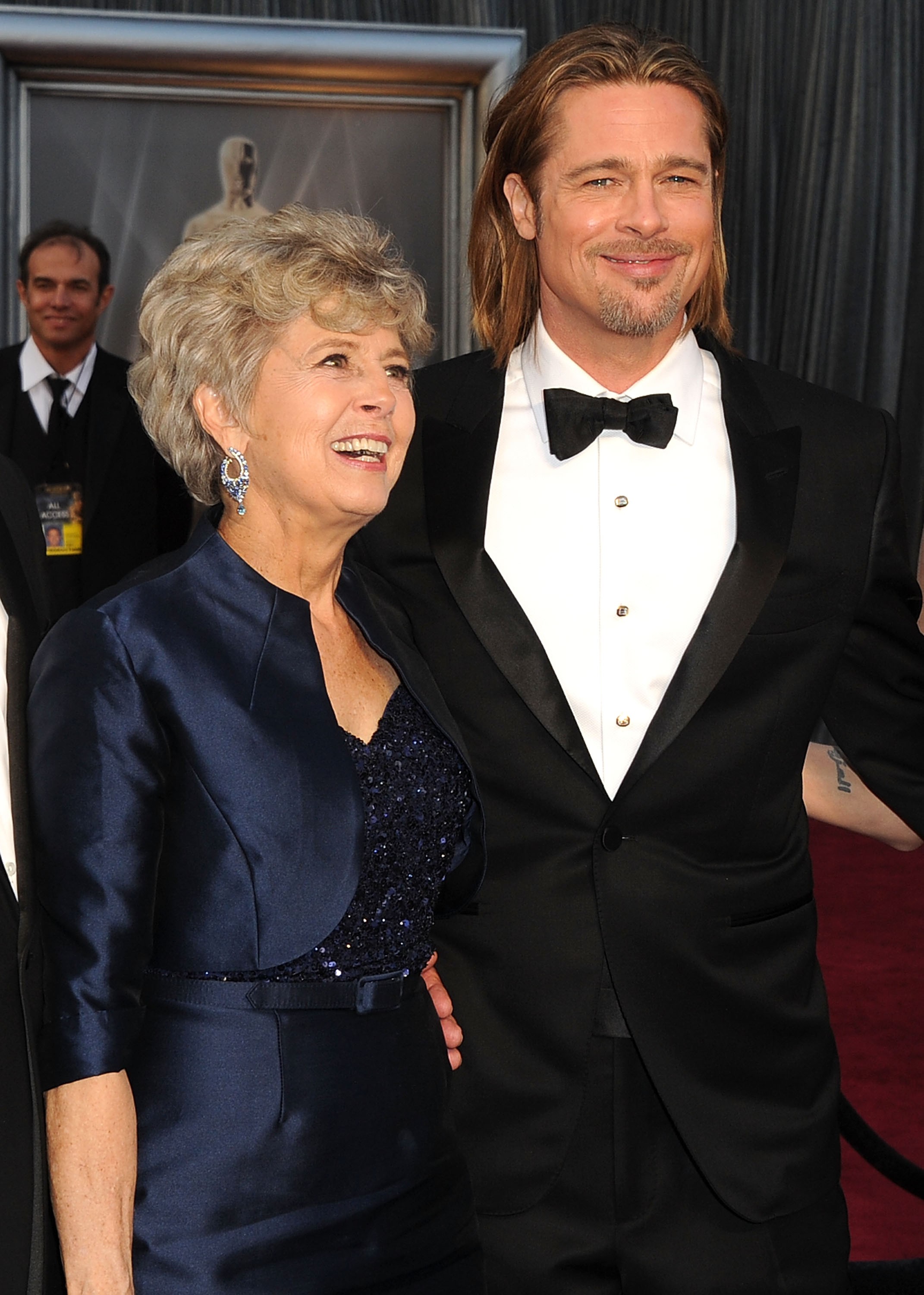 Brad Pitt e sua mãe, Jane, no Oscar de 2012 (Foto: Getty Images)