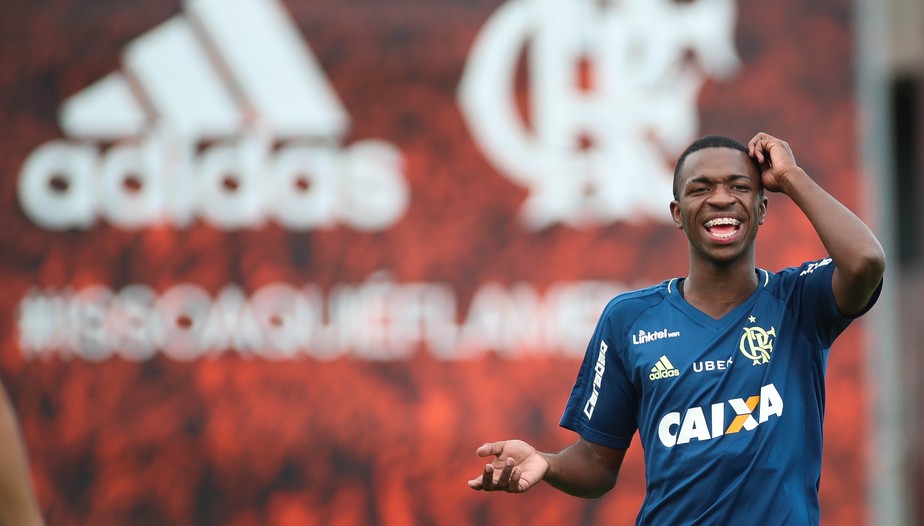 Real Madrid e Flamengo anunciam acordo de venda de Vinicius Junior