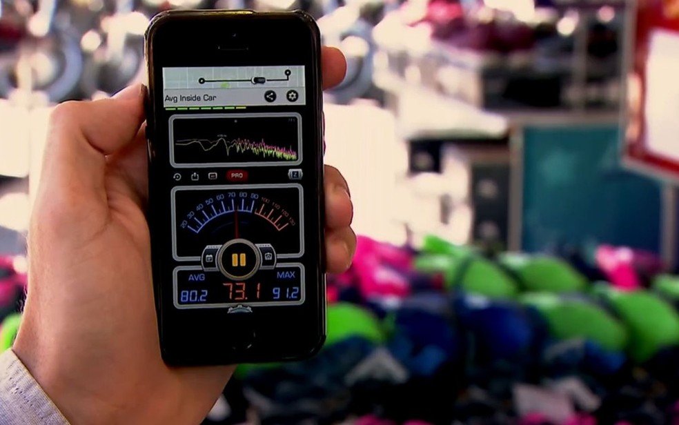 Decibelímetro é usado para medir intensidade de sons em fiscalizações (Foto: TV Globo/Reprodução)