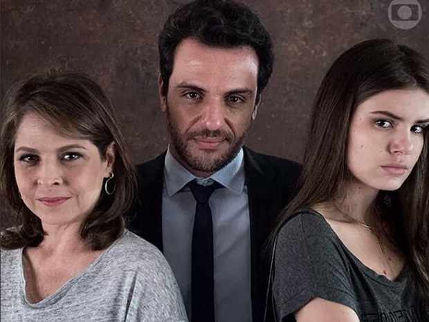 Drica Morais, Rodrigo Lombardi e Camila Queiroz (Foto: Reprodução)
