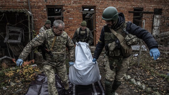 Famílias travam busca frustrante por soldados russos desaparecidos