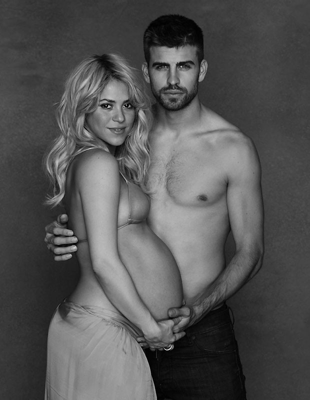 Shakira e Piqué em ensaio fotográfico (Foto: AP)
