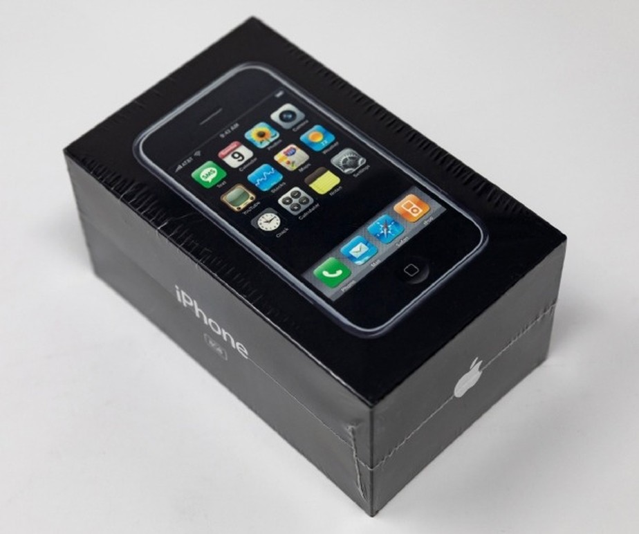 Na época em que foi lançado, o primeiro modelo do iPhone custava US$ 499