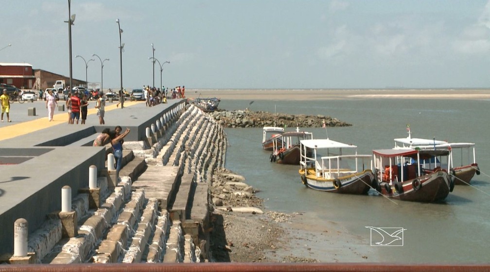 Viva Raposa também é local onde embarcações atracam e possui uma grande vista para o mar — Foto: Reprodução/TV Mirante