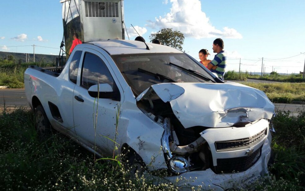 Outro carro envolvido em acidente na BR-242, em Barreiras (Foto: Ivonaldo Paiva/Blog Braga)