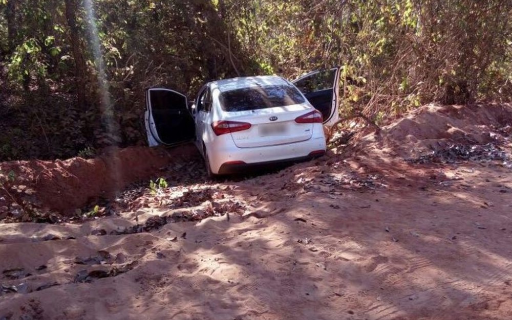 Vanessa foi encontrada morta dentro do carro do casa