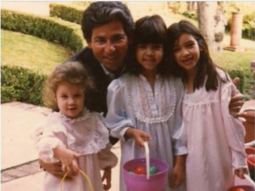 Robert Kardashian e as filhas (Foto: Reprodução/Instagram)