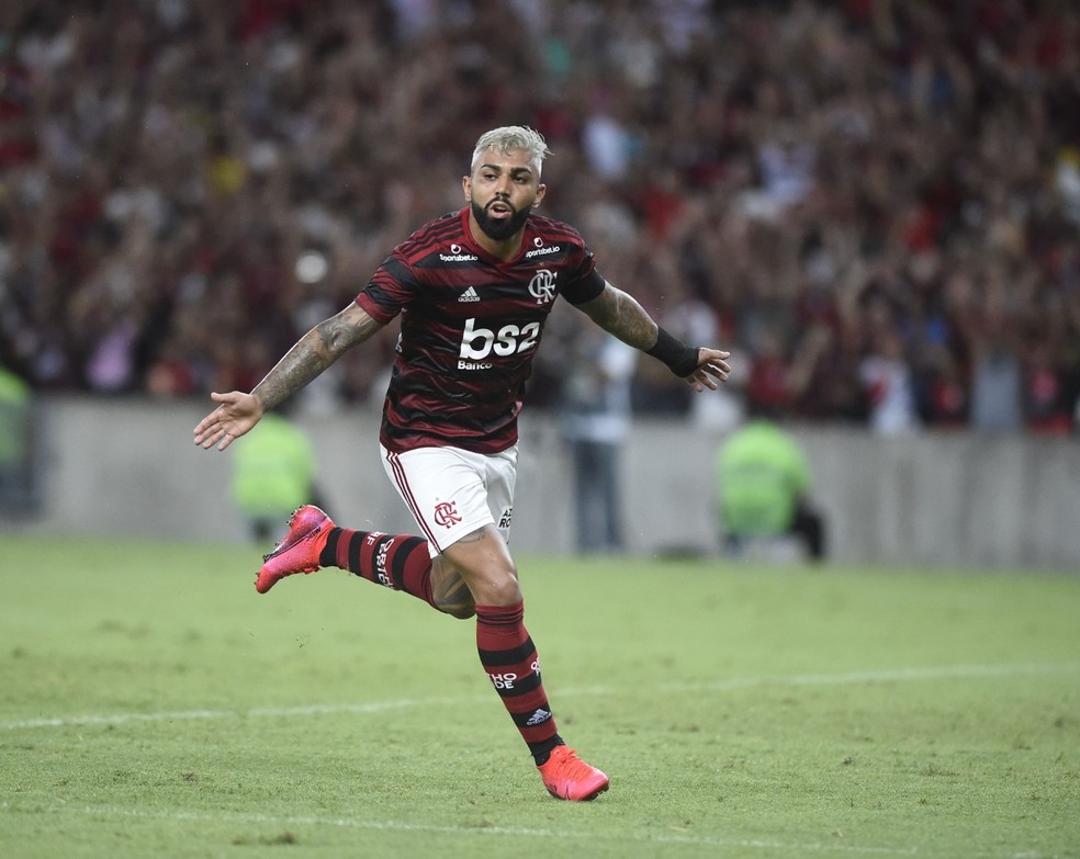 Gabigol comemora o primeiro diante do Madureira — Foto: André Durão - GloboEsporte.com