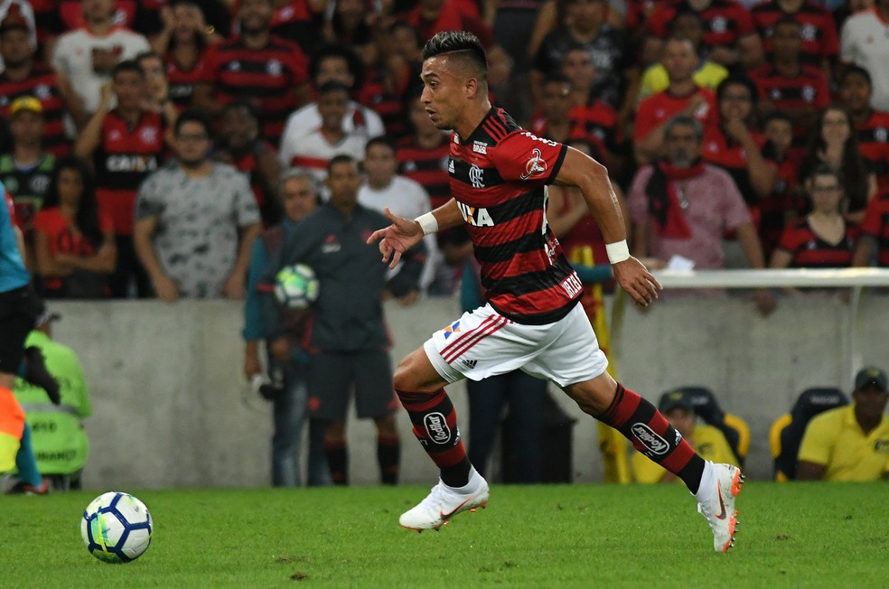 Fernando Uribe durante sua estreia pelo Flamengo, contra o S&atilde;o Paulo (Foto: Alexandre Dur&atilde;o / GloboEsporte.com)