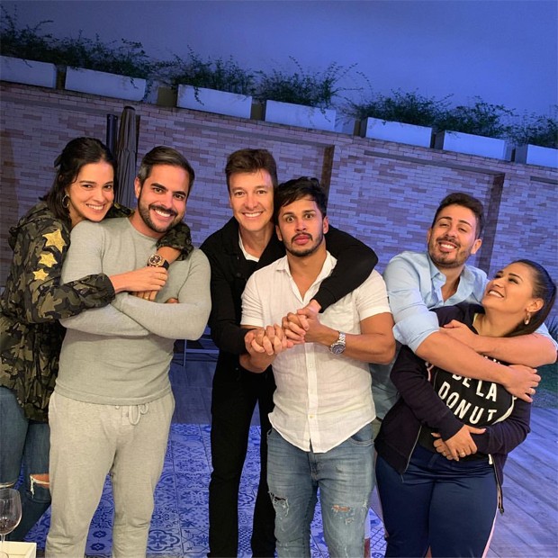 Vera Viel, Kaká Diniz, Rodrigo Faro, Lucas Guimarães, Carlinhos Maia e Simone (Foto: Reprodução / Instagram)