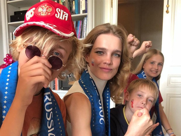 Natalia Vodianova com a família (Foto: Reprodução/Instagram)