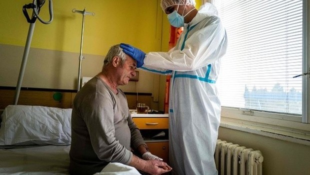 BBC No Brasil, instituições respeitadas têm se dedicado a estudar o quanto a espiritualidade do paciente auxilia na cura de doenças físicas e psíquicas (Foto: Getty Images via BBC)