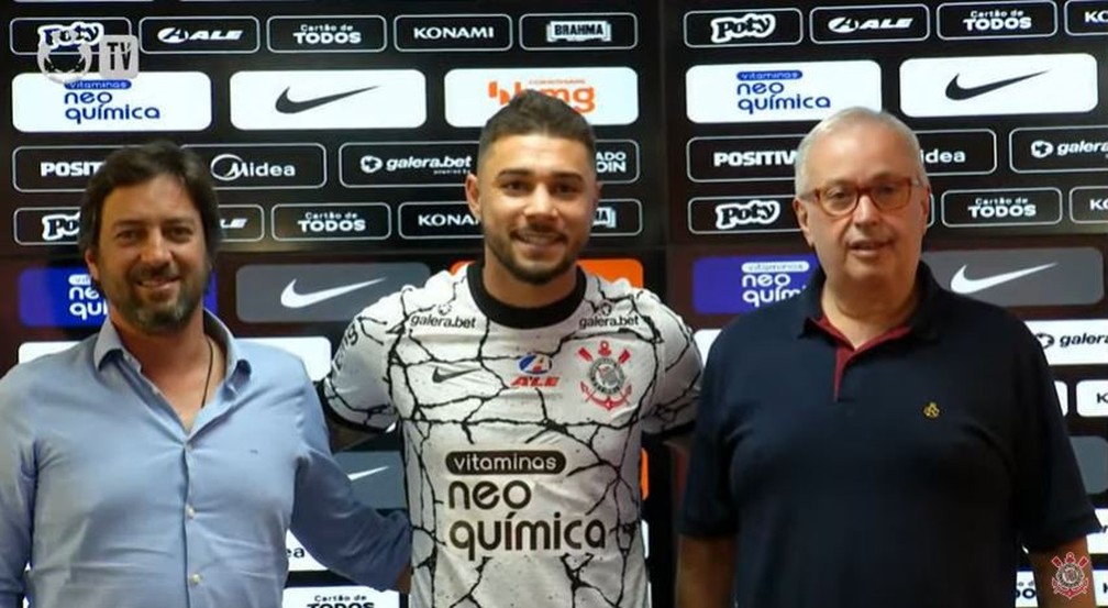 João Pedro diz que ser reserva não incomoda: 