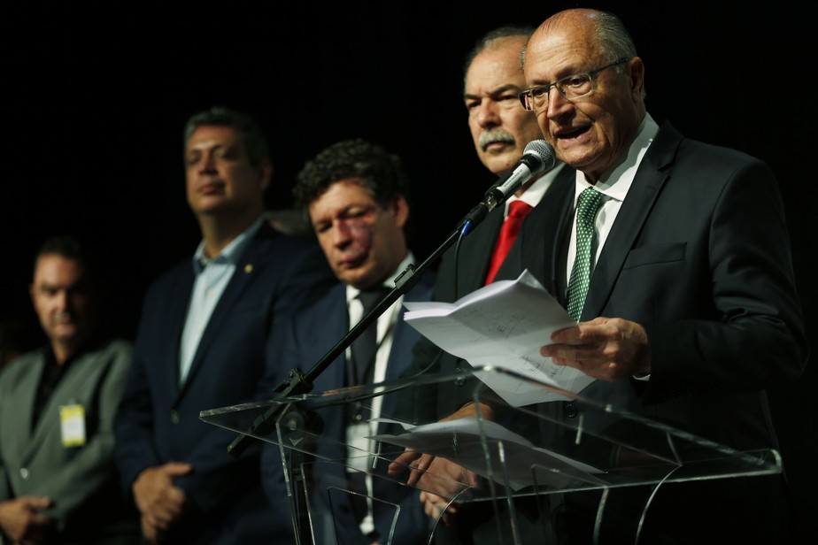 Alckmin anuncia integrantes da transição