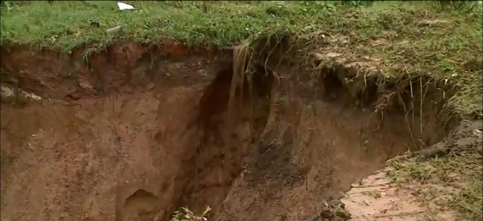 Chuvas causam estragos na Grande São Luís; tempo permanece instável nesta quarta-feira de cinzas.  — Foto: Reprodução/ TV Mirante
