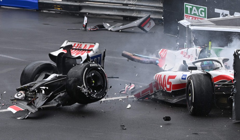 Carro de Mick Schumacher se divide em dois após batida forte em MÁ´naco; veja imagens | Esportes | O Globo