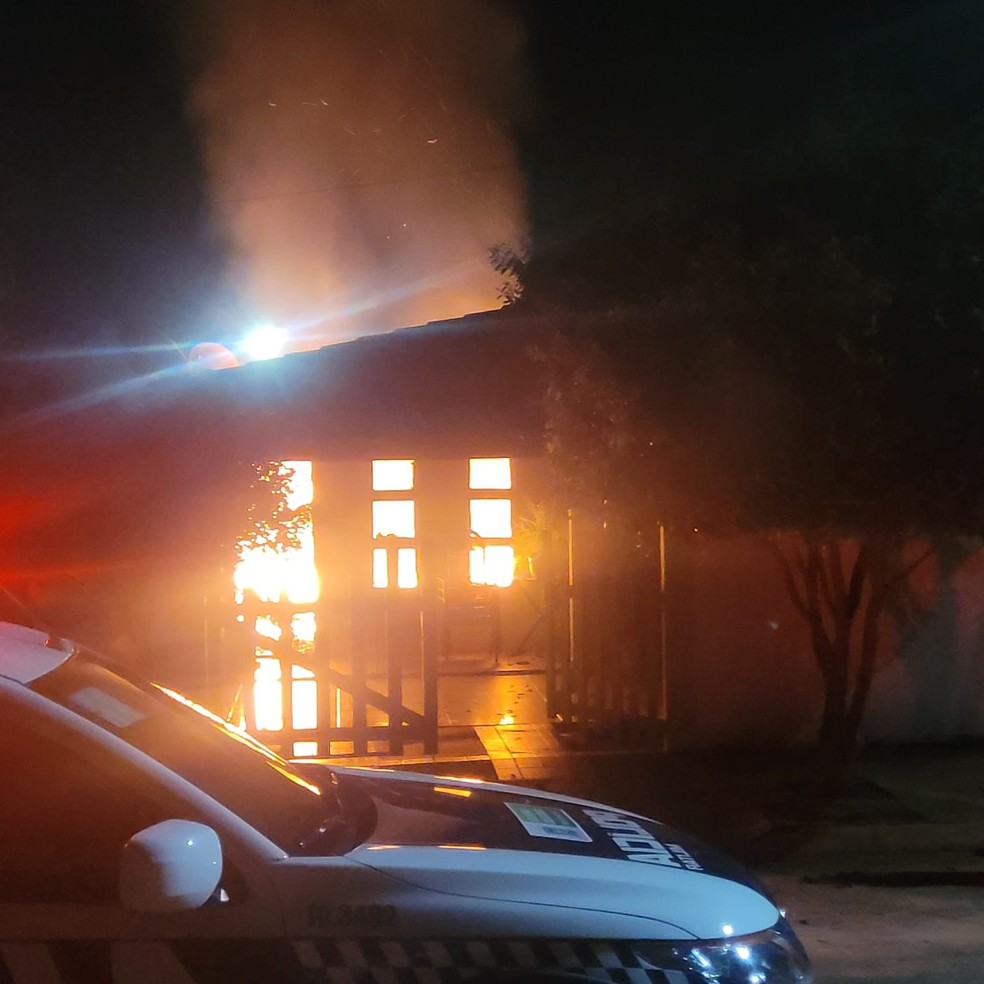 Vítimas foram levadas para hospital de Água Clara.  — Foto: Portal Água Clara/Reprodução